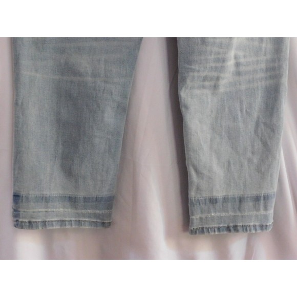 Time and Tru Jeans Womens Cropped Boyfriend Light Wash High Rise Slim Size 18 - Picture 10 of 12